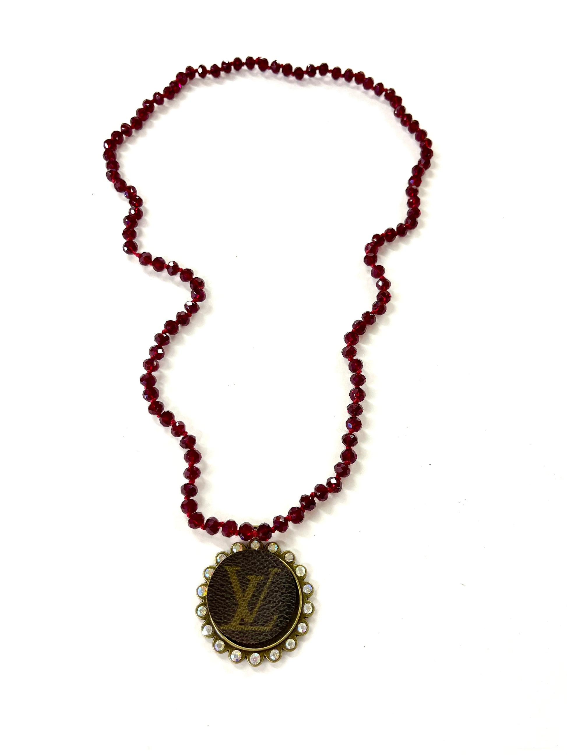 Maroon 17” necklace - Patches Of Upcycling