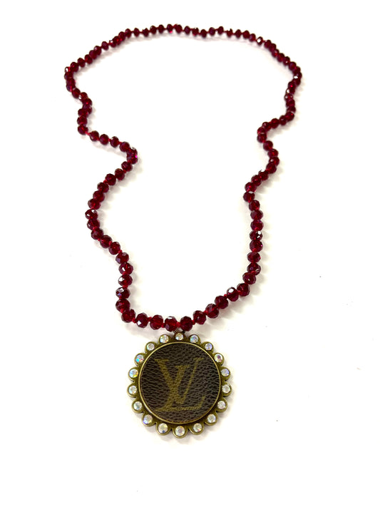 Maroon 17” necklace - Patches Of Upcycling