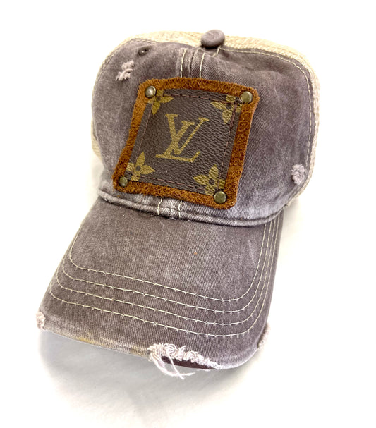 SS10 - Faded brown with Full Distressed Brim, Cream Back Brown/Antique - Patches Of Upcycling