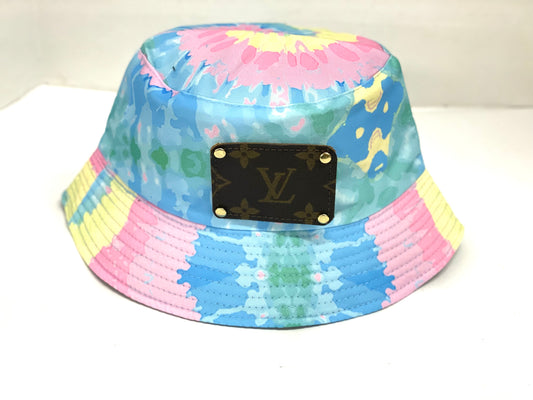 Bucket Hat in Tye Dye - Patches Of Upcycling