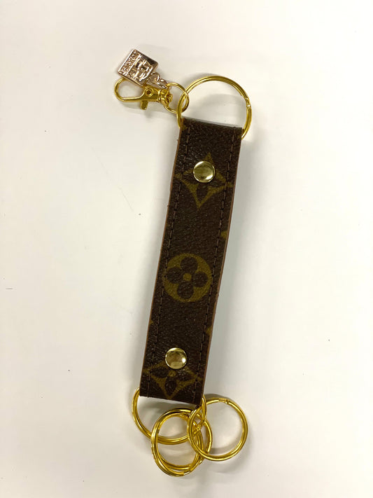 Double ended keyfob/keychain flourish (gold) - Patches Of Upcycling