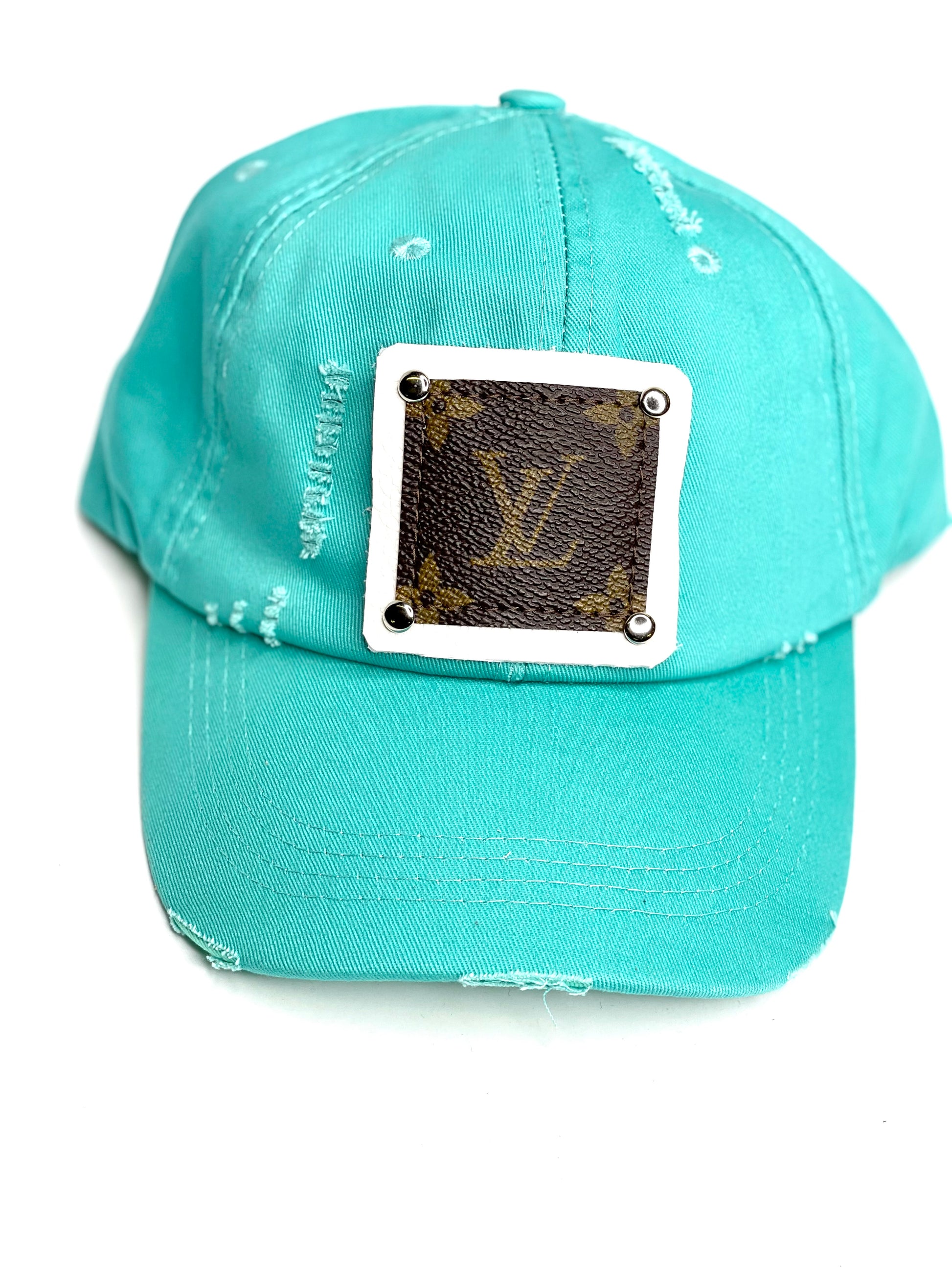 GG1 - Tiffany Distressed Dad Pony Hat White/Silver - Patches Of Upcycling