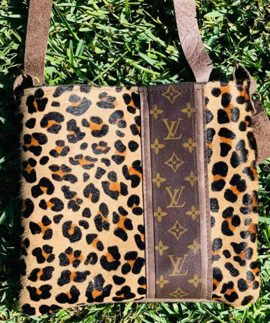 Medium Crossbody - Leopard, Brown Off center strip - Patches Of Upcycling