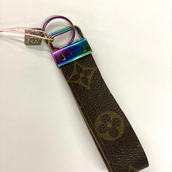 Thick Keyfob flourish (iridescent) - Patches Of Upcycling