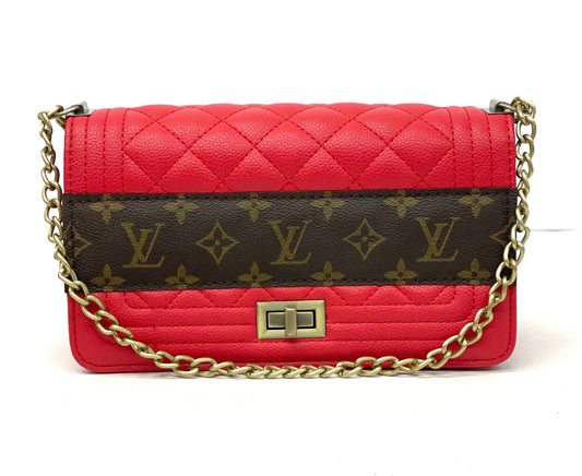 Chanel in red (3LV) - Patches Of Upcycling