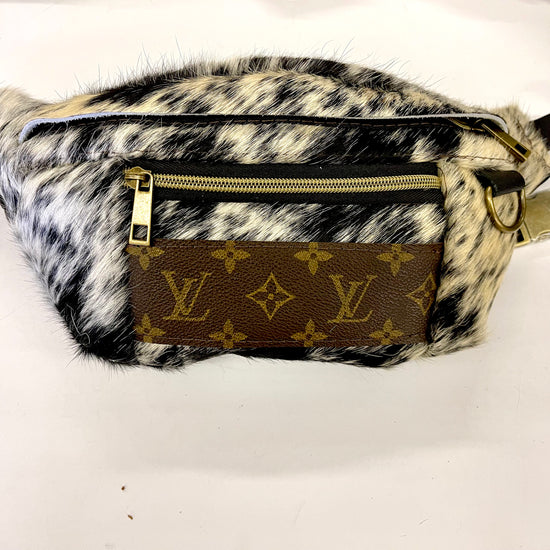 Adjustable Bum Bag STRIP LV - Patches Of Upcycling Speckled black and white hair on hide Patches Of Upcycling