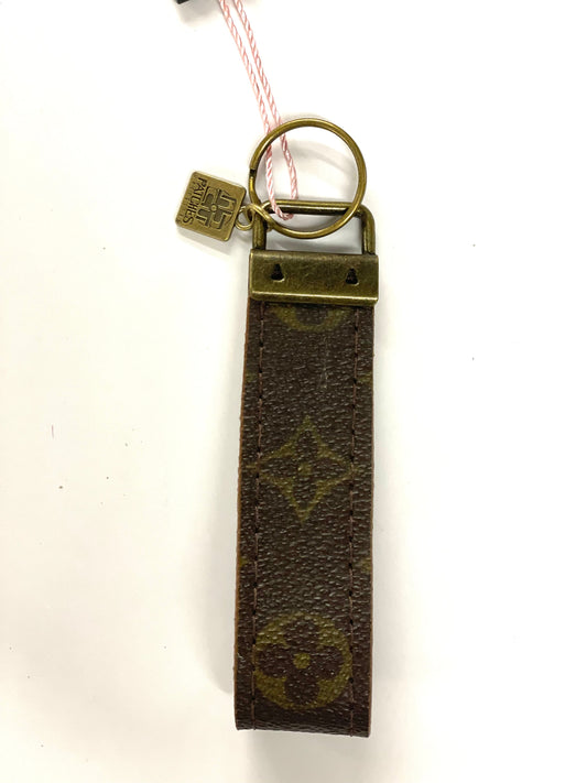 Thick Keyfob flourish (yellow gold) - Patches Of Upcycling