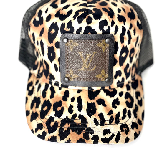 L3 - Leopard brown Trucker with Black back Black/Black - Patches Of Upcycling